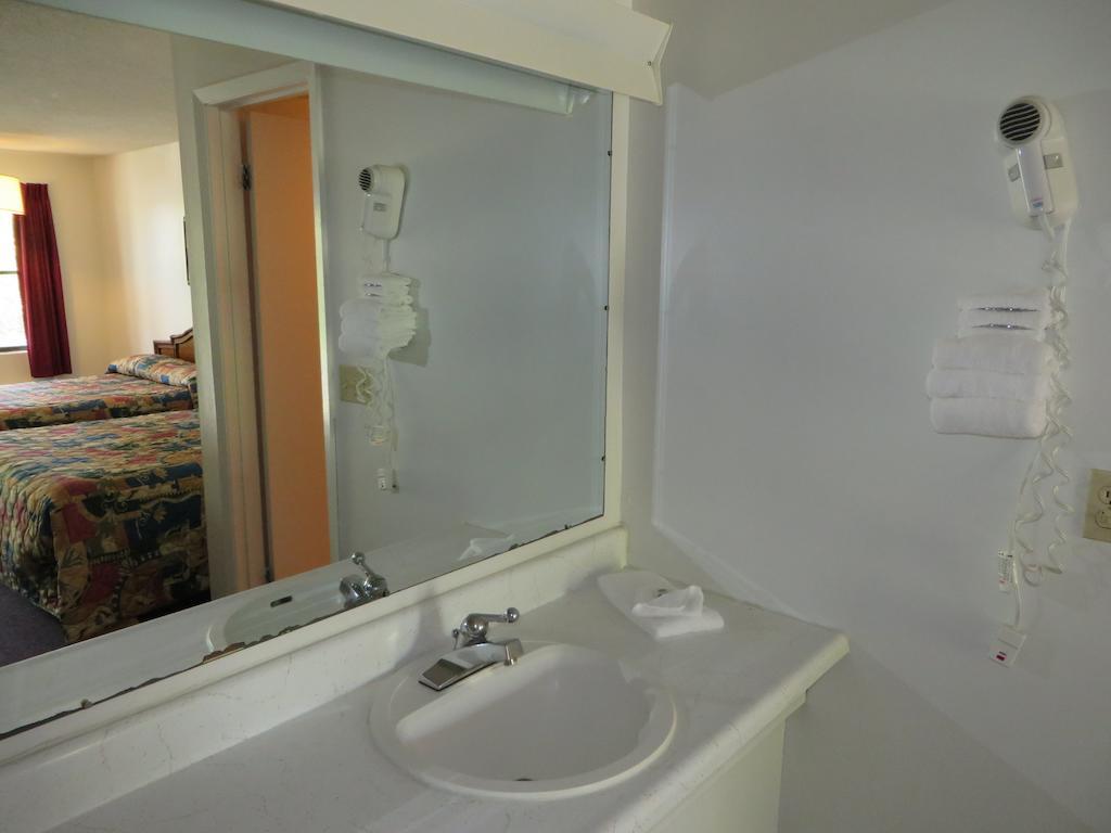 Scottish Inns Motel - Osage Beach Δωμάτιο φωτογραφία