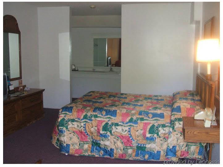 Scottish Inns Motel - Osage Beach Δωμάτιο φωτογραφία
